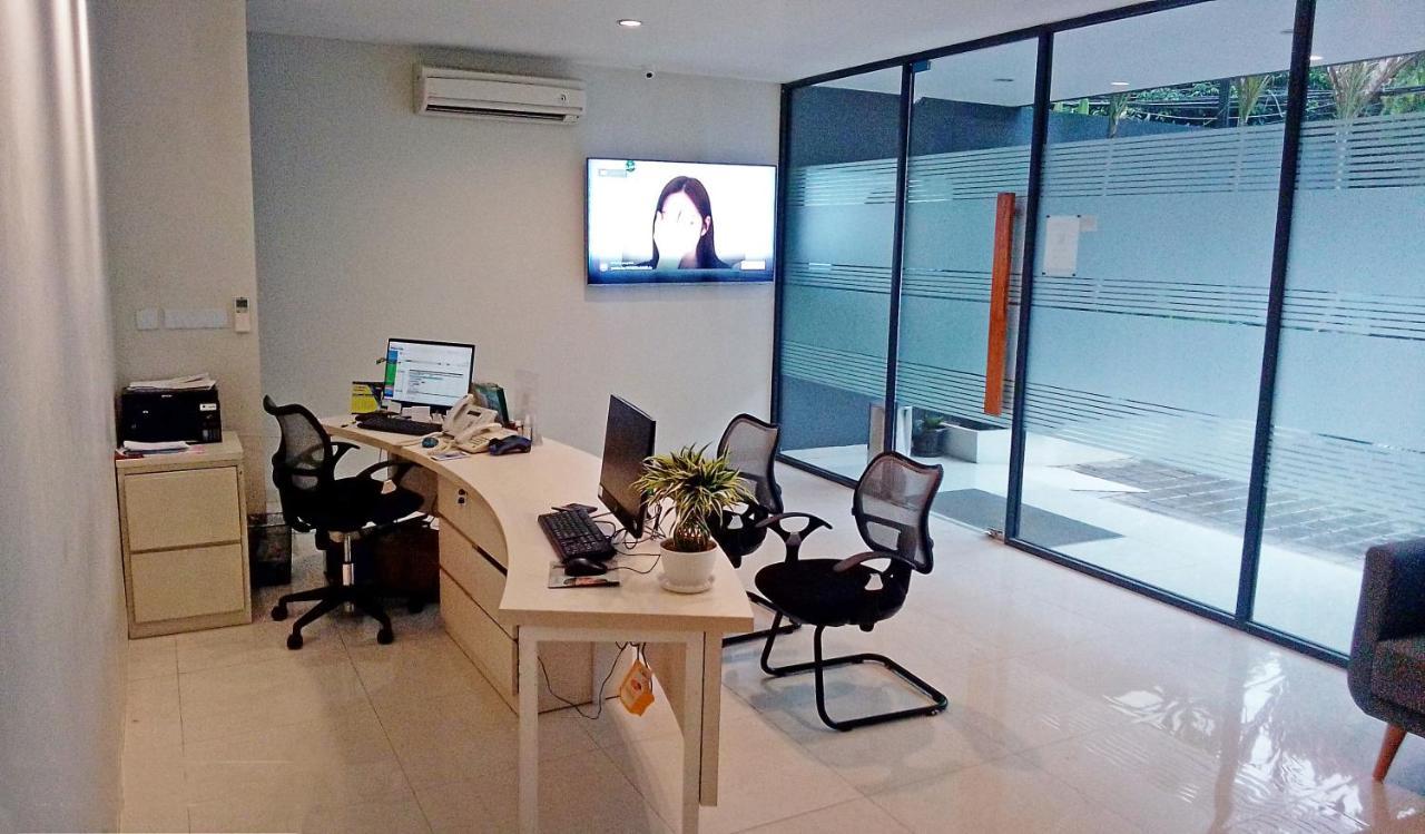 Legreen Suite Sudirman Giacarta Esterno foto